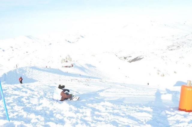  prêt à descendre avec la planche 